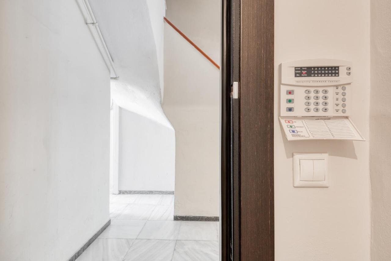 Modern 2-Bedroom Apt, 200M From The Acropolis Athen Exterior foto