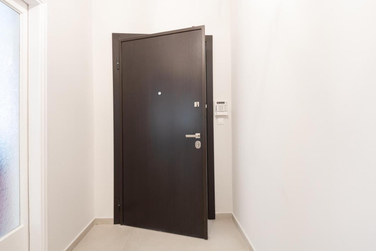Modern 2-Bedroom Apt, 200M From The Acropolis Athen Exterior foto